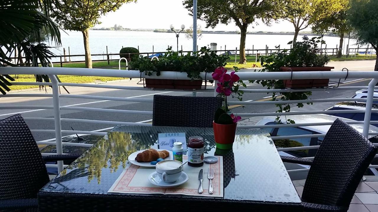 Hotel Capri Grado Exteriör bild