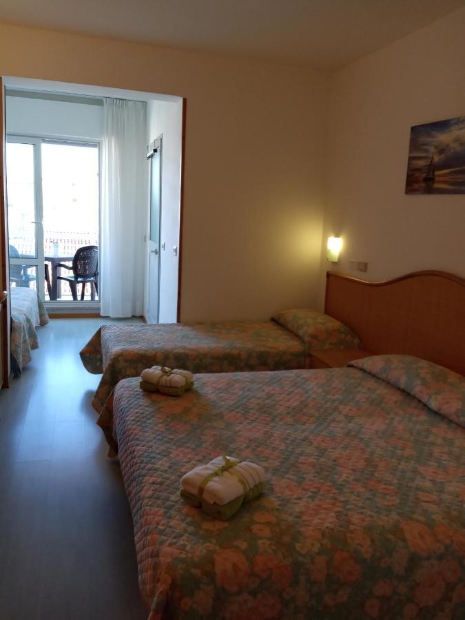 Hotel Capri Grado Exteriör bild