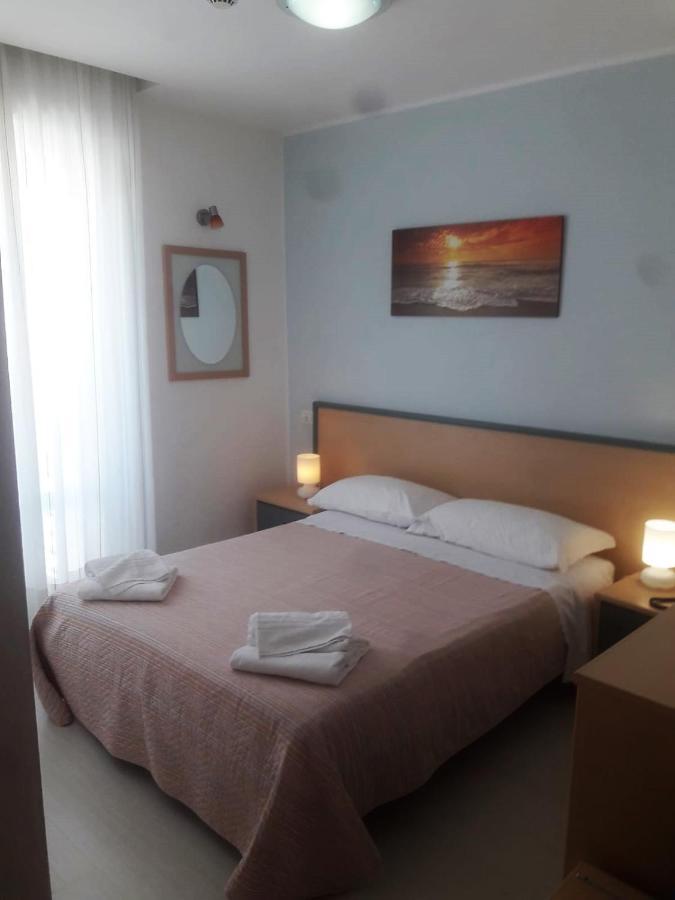 Hotel Capri Grado Exteriör bild