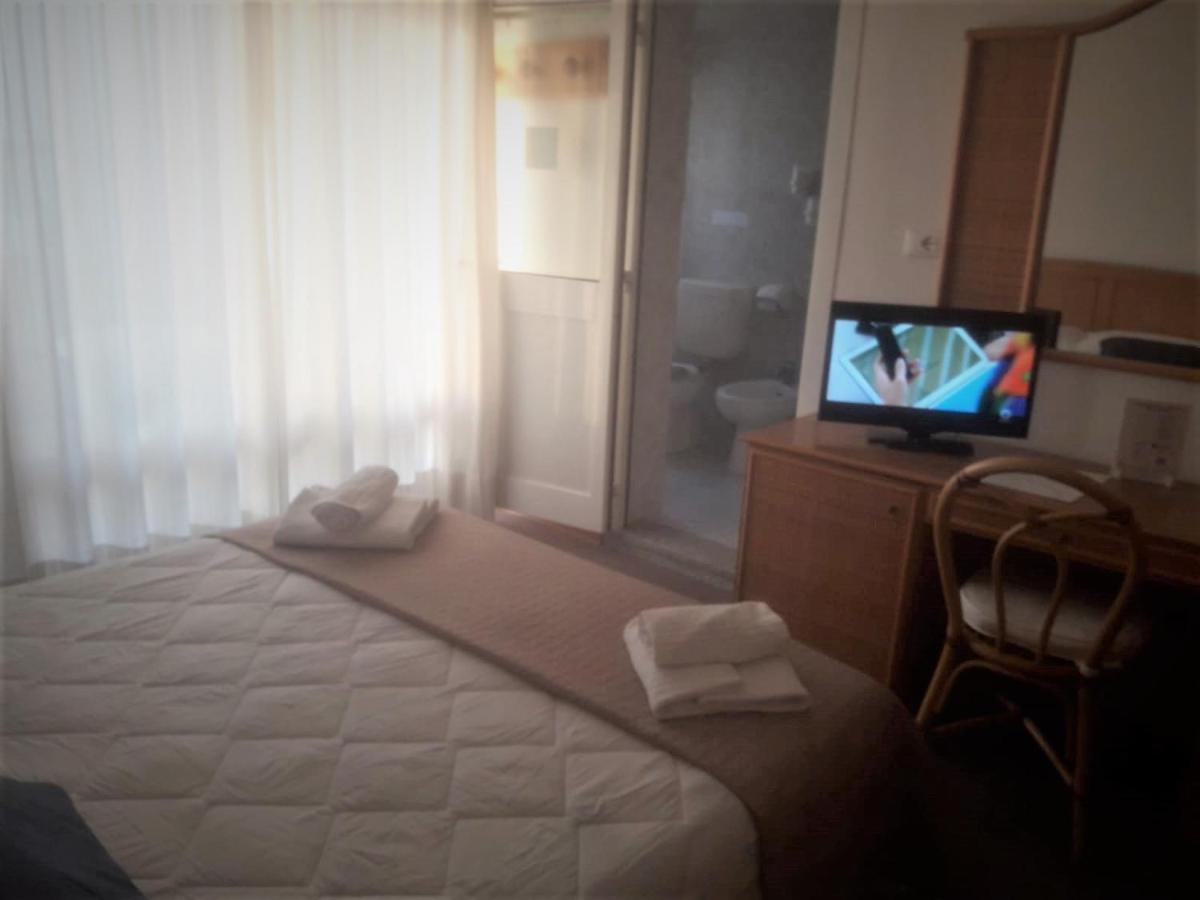 Hotel Capri Grado Exteriör bild
