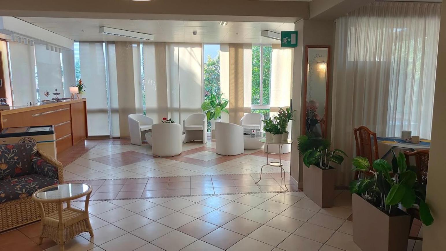 Hotel Capri Grado Exteriör bild